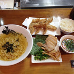 讃州手打ちうどん 我龍 - 冷たい拉麺、食べやすっ手羽、台湾トッピング、ご飯で、フルコース♪