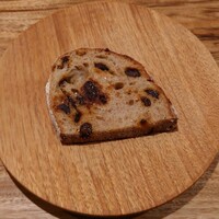 リストランテ ハナタニ - レーズンパン