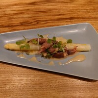 リストランテ ハナタニ - ホワイトアスパラ、ホタルイカ、トマトソース