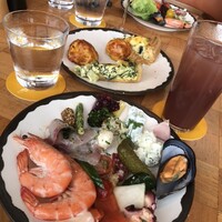 ザ タヴァン グリル＆ラウンジ - 