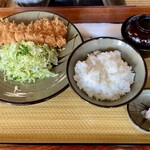 とんかつ石亭 - 嫁がオーダーしたろーすかつ定食（梅）