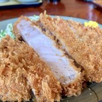 とんかつ石亭 - 厚切ろーすかつ（接写）