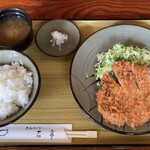 とんかつ石亭 - 厚切ろーすかつ定食