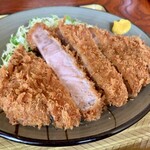 とんかつ石亭 - 厚切ろーすかつ