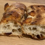 ブーランジェリー コロン - 道産チーズのリュスティック（カット）