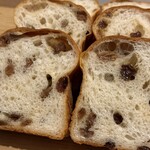 ブーランジェリー コロン - レーズンブレッドプレミアム（カット）