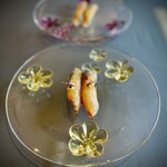 プレゼンテ スギ - 杉寿司 TYPE-S シマアジ鰹の魚醤。キャビアは「N25」が使われています。ここでしか味わえない贅沢な一品。