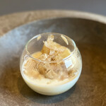 プレゼンテ スギ - トラフグのフラン 昆布（北海道）GV・白子のソース・ビアンケットトリュフ。濃厚なプランはワインにピッタリ✨