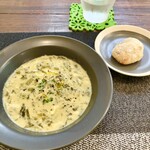 パスト エ カフェ 幸庵 - ●スープ&パン
      菜花とたまごのミネストラ　ナポリ風
      チャバタ