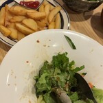 串焼さいとう - サラダもっとてんこ盛りです笑