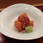 まねき鮨  - サーモン網焼き わさび大根添え