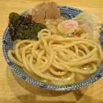 くり山 - 2014.8.7　チャーシューが多すぎて麺が沈まない図