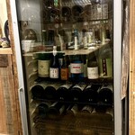 おにぎり竜 - ワインやシャンパン、日本酒もたくさんあります。