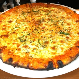 人気No.1！手ごねのクリスピー生地の自家製ピザは全5種