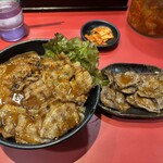 焼肉丼 十番 三ノ宮店 - カルビ丼大盛り&牛ロース皿