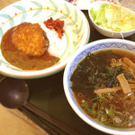 つきみち - ミニハンバーグカレー・ミニラーメンセット 875円