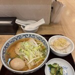 萬力屋 - 中華そばセット1480円