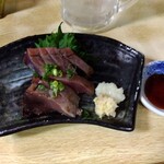 とん八 - かつを刺身 520円(税込)(2025年4月18日撮影)