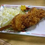 とん八 - 串カツ１本 330円(税込)(2025年4月10日撮影)