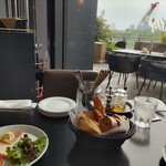 欧風小皿料理 沢村 - テラス席もおしゃれ