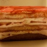 Chocolaterie&Bar ROND-POINT by Hirofumi Tanakamaru - 真っ赤なショートケーキ　税抜640円