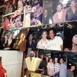 FOUNDER BAK KUT TEH RESTAURANT - 壁は写真で一杯！