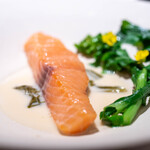 レストラン オオツ - 2025.4 京丹後産サクラマス42℃コンフィ オゼイユ（スイバ）ソース