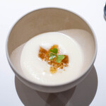 レストラン オオツ - 2025.4 フランス産ホワイトアスパラガスとコンソメジュレの冷製スープ