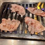 とん吉 - 豚タン塩グリル中