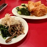 とん吉 - ナムル盛り合わせ・キムチ盛り合わせ