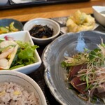 すしダイニング清水 - カツオたたきと新玉葱かき揚げ御膳