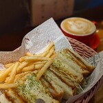카나야마 베이스