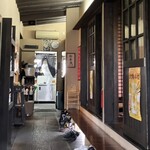 麺処酒処ふる川 暮六つ 相生店 - 落ち着いた店内