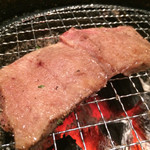 炭焼 金竜山 - 上タン塩焼きあがり