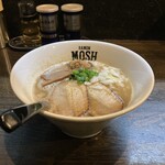 RAMEN MOSH - らーめん（950円）