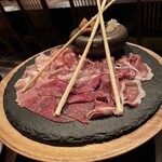 タビ式 - 生ハム5種盛り合わせ。24ヶ月熟成プロシュートとイベリコ豚が美味でした。イチジクと「ガリ」も気が利いてます。グリッシーニが3本。