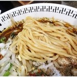 カネジン食品謹製の麺。ぷりんぷりん♪