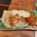 もんじゃ焼き CHICO - ミックスホルモンの鉄板焼き(580円)