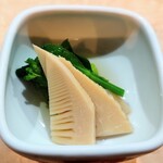 東京亭 - つきだし（旬のたけのことあすっこ）