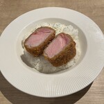 レストラン本陣 - カツの大きさに驚きです。