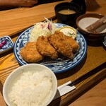 とん久 - 上ひれかつと牡蠣フライ定食