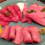 上肉の盛合せ。別々に頼むより500円お得です