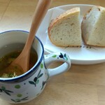 白州アルベロ - スープにフォカッチャ