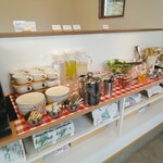 白州アルベロ - ドリンクバーとサラダバー