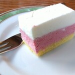 清泉寮本館レストラン - ジャージーミルクとグリオットチェリーのムース