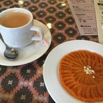 インド料理 パリワル - ホットチャイ(¥450)&にんじんハルワ(¥380)