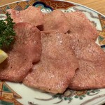 焼肉冷麺だいじゅ - 特上タン塩　別角度