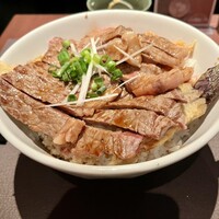 旬菜ステーキ処 らいむらいと - 特製ステーキ丼150g（ライス大盛り）