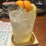 薄野 肉海鮮炉端 芯々 - レモンサワー