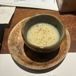 薄野 肉海鮮炉端 芯々 - お通しのポタージュスープ
